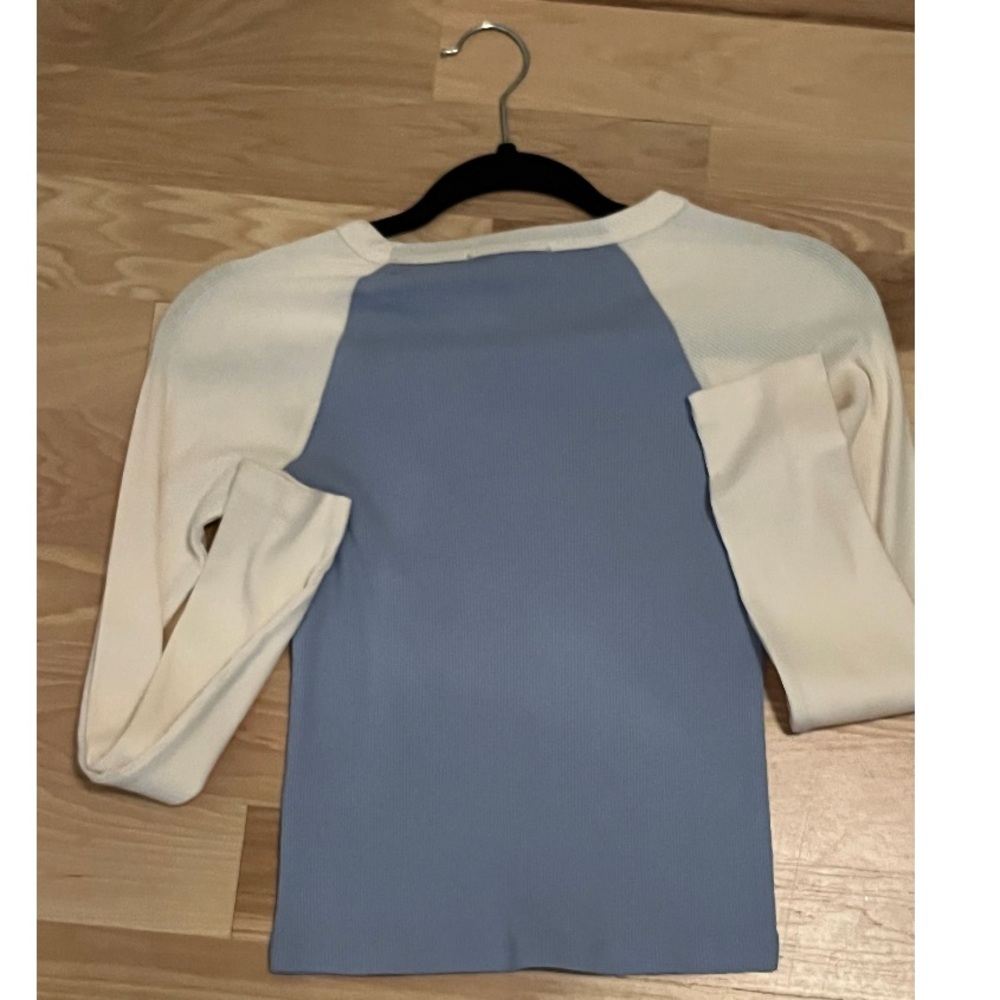 tillys blue and white long sleeve